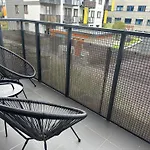Modern Apartment Near To The Chopin\'S Airport Cybernetyki 2A