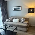 Modern Apartment Near To The Chopin\'S Airport Cybernetyki 2A